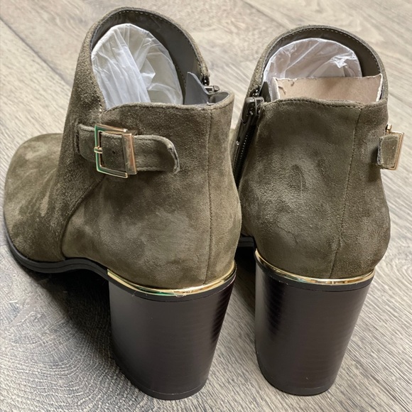 Bandolino Booties - Suede bootie with block heel NWB - Picture 6 of 13